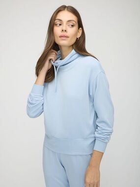 Kit + Ace Model Fresh Air Light Blue Funnel Neck Sweater Size Medium Soft Cozy